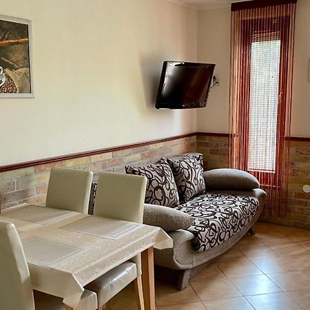 Gyula Var Panorama Apartman Exterior foto