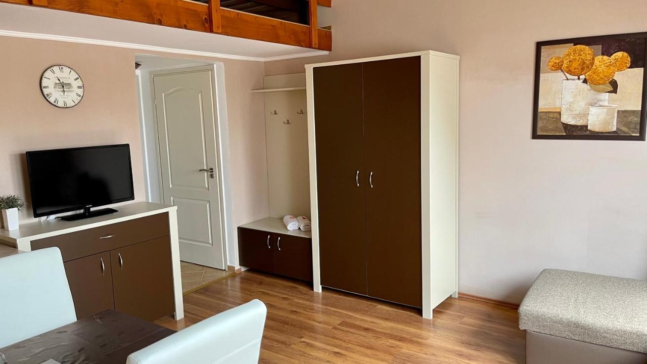 Gyula Var Panorama Apartman Exterior foto