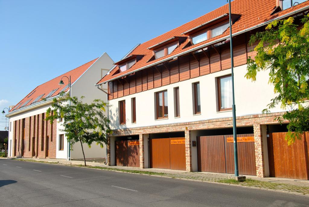 Gyula Var Panorama Apartman Exterior foto